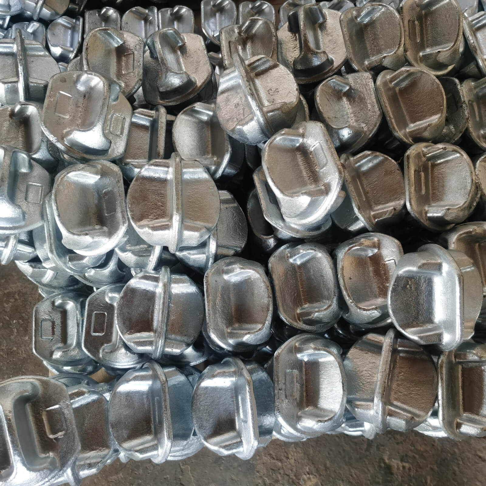 Bolt de stivuire - 1 Bucata 4 alt="bolt de stivuire"