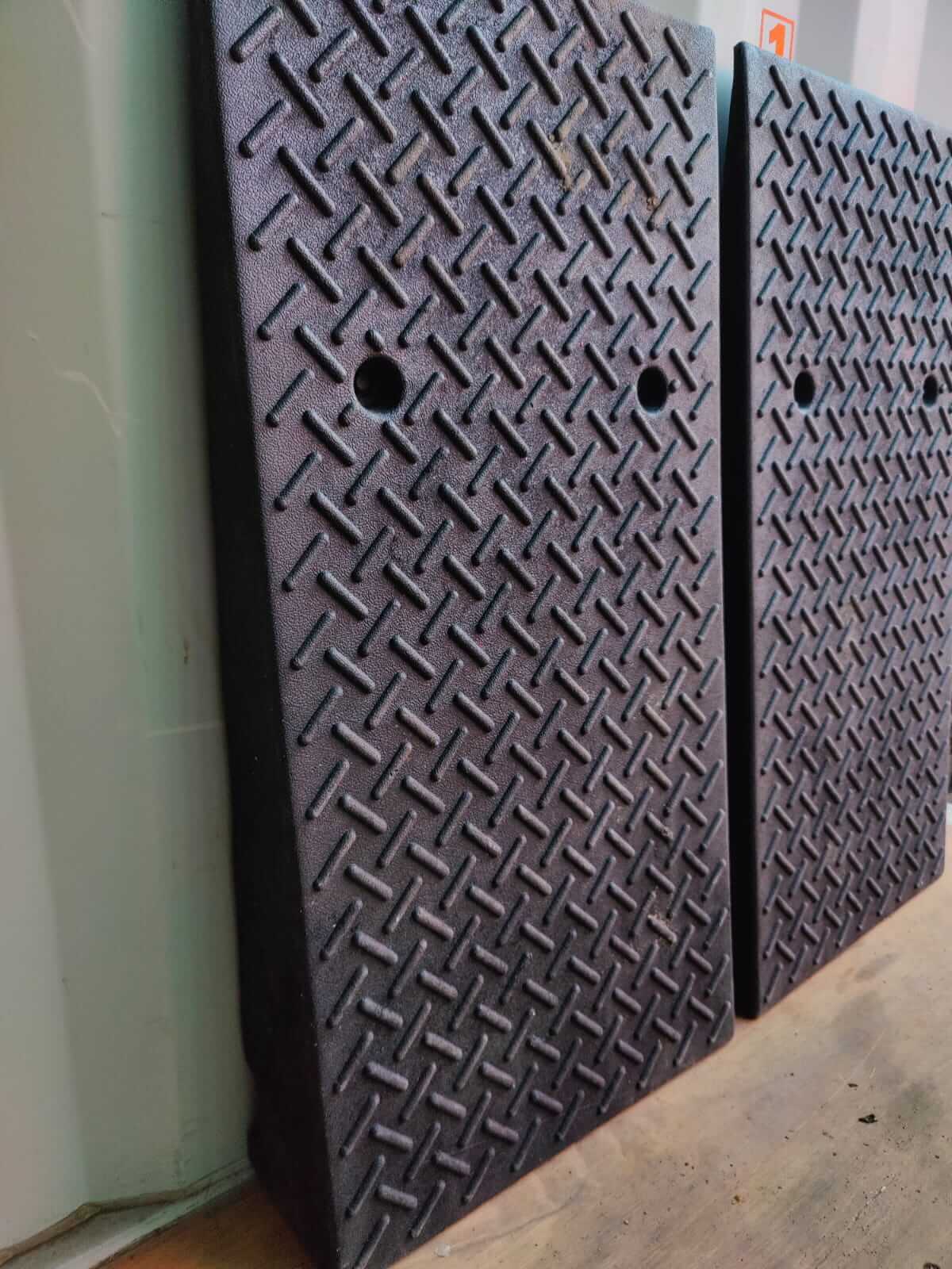 Rampa (16 cm) - 1 Bucata 3 alt="rampa cauciuc"